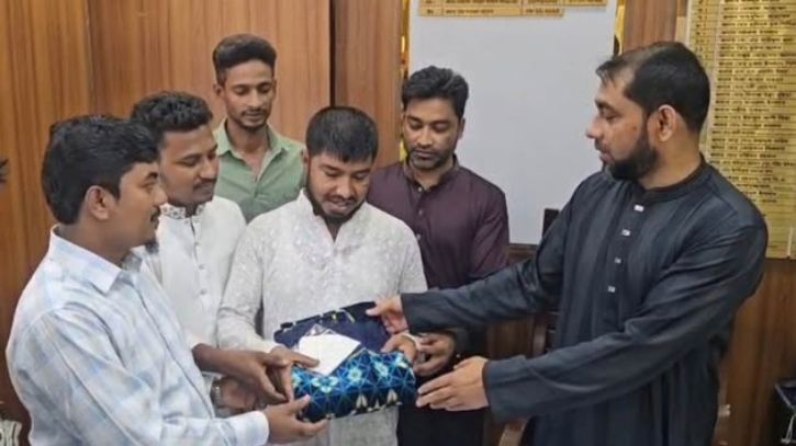 অন্ধকার পথ ছেড়ে আলোর পথে ৩ মাদক কারবারি: রূপগঞ্জে ব্যতিক্রমী আত্মসমর্পণ