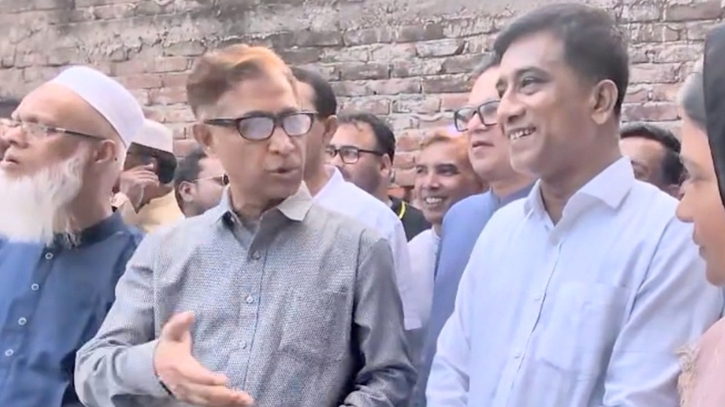 দীর্ঘদিনের জলাবদ্ধতা থেকে মুক্তি পাচ্ছে গোয়ালবন্দ সরকারি প্রাথমিক বিদ্যালয়