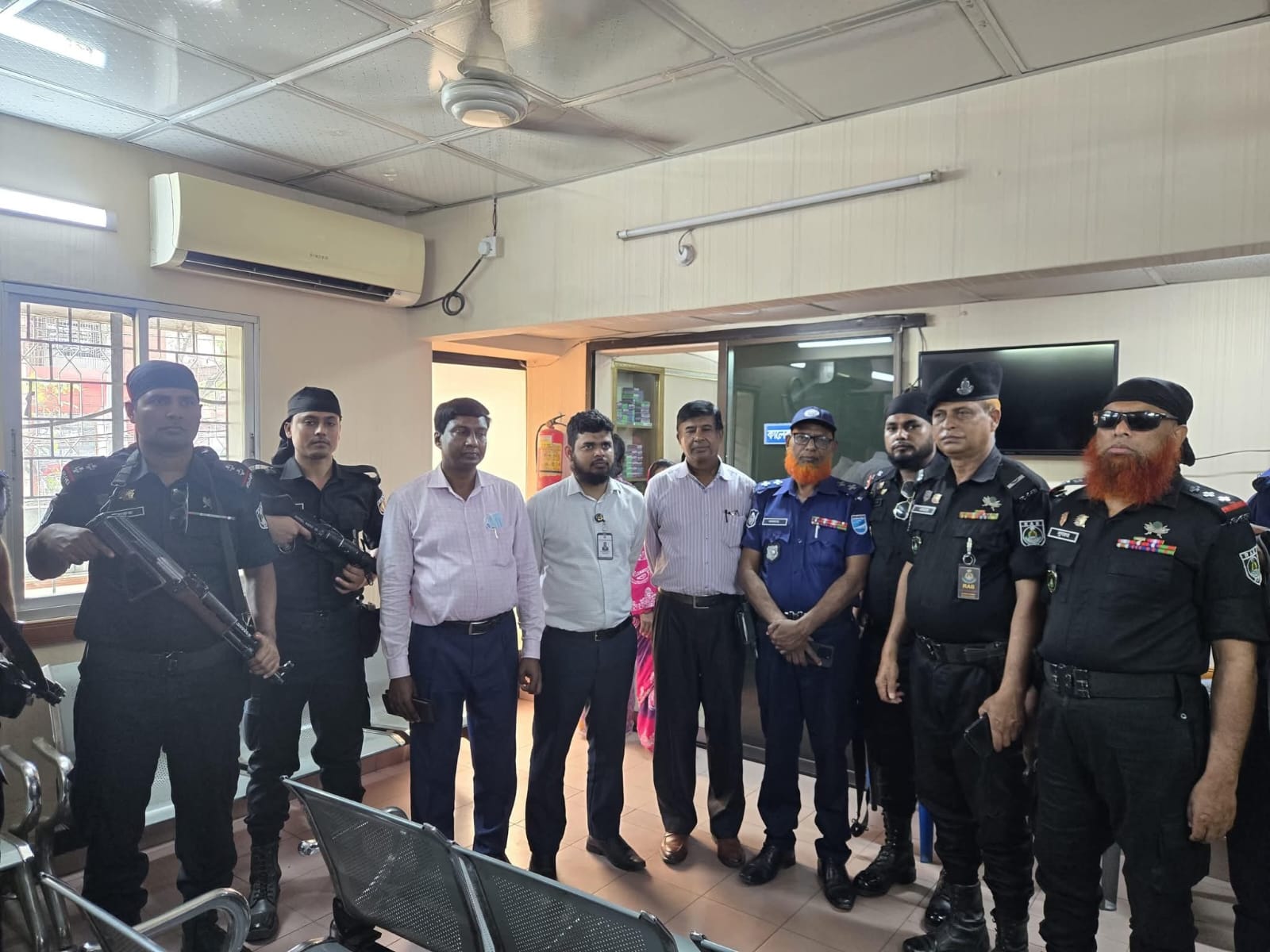 নারায়ণগঞ্জে লাইসেন্সবিহীন দুই ডায়াগনস্টিক সেন্টারকে দেড় লক্ষাধিক টাকা জরিমানা