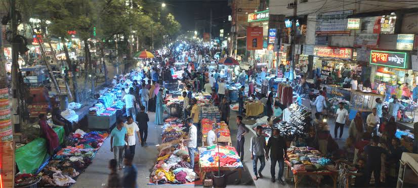 রাজনীতিতে বন্দি ফুটপাত: ১৩ এপ্রিল কি মুক্ত হবে নারায়ণগঞ্জ?