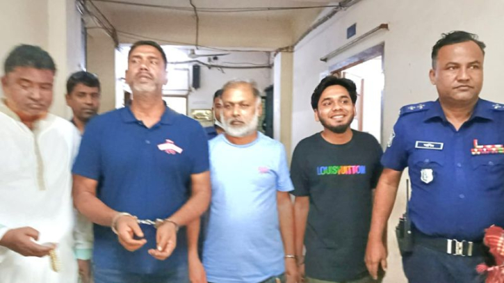 ফতুল্লায় ঝুট নিয়ে সংঘর্ষ ও গুলিবর্ষণ: যুবদলের সভাপতি-সম্পাদকসহ গ্রেপ্তার ৩