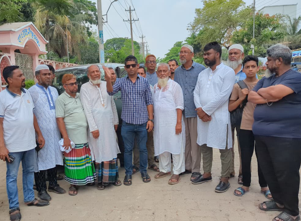 নাসিক ২৩ নং ওয়ার্ডে ইঞ্জিনিয়ার শহীদের উদ্যোগে মশক নিধন কর্মসূচির উদ্বোধন