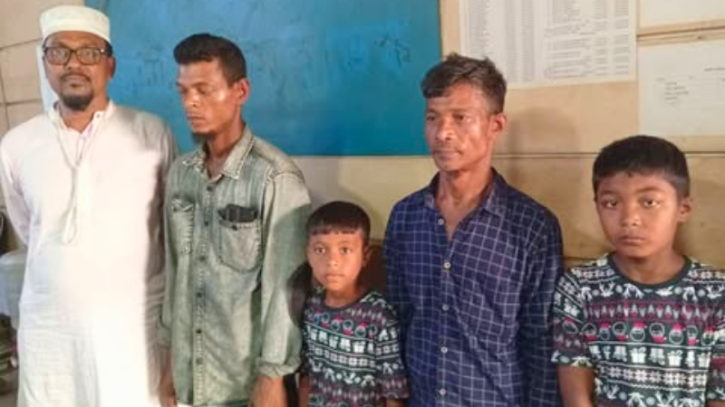 ফতুল্লায় নিখোঁজ দুই শিশুকে পরিবারের কাছে ফিরিয়ে দিলেন বিএনপি নেতা ও পুলিশ