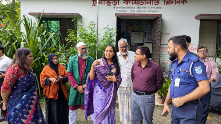 বন্দরের বিভিন্ন প্রতিষ্ঠান ও পরীক্ষাকেন্দ্র পরিদর্শন করলেন জেলা প্রশাসক মো. রায়হান কবির
