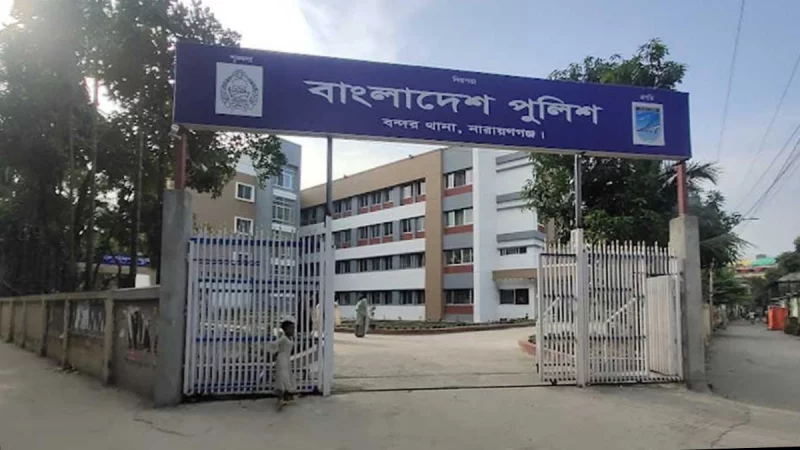 বন্দরে ছিনতাইয়ের তদন্তে গিয়ে পুলিশের ওপর হামলা, লুট হওয়া শটগান উদ্ধার