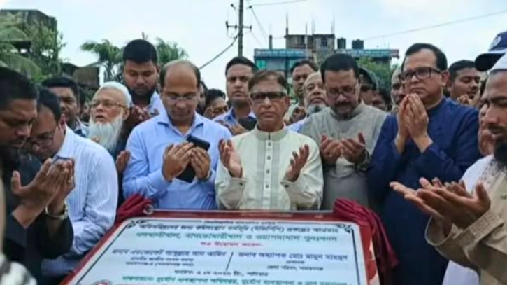 ফতুল্লার জলাবদ্ধতা নিরসনে জেলা পরিষদের খাল খনন কর্মসূচি উদ্বোধন