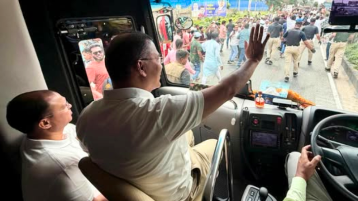 তারেক রহমানের চাঁদপুর সফর: ঢাকা-চট্টগ্রাম মহাসড়কে নারায়ণগঞ্জ বিএনপির বিশাল সংবর্ধনা