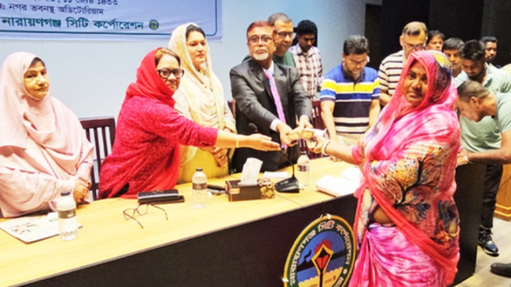 নাসিকের ১১৩৫ পরিচ্ছন্নতা কর্মীকে প্রধানমন্ত্রীর ঈদ উপহার, বর্জ্য অপসারণে বিশেষ প্রস্তুতি