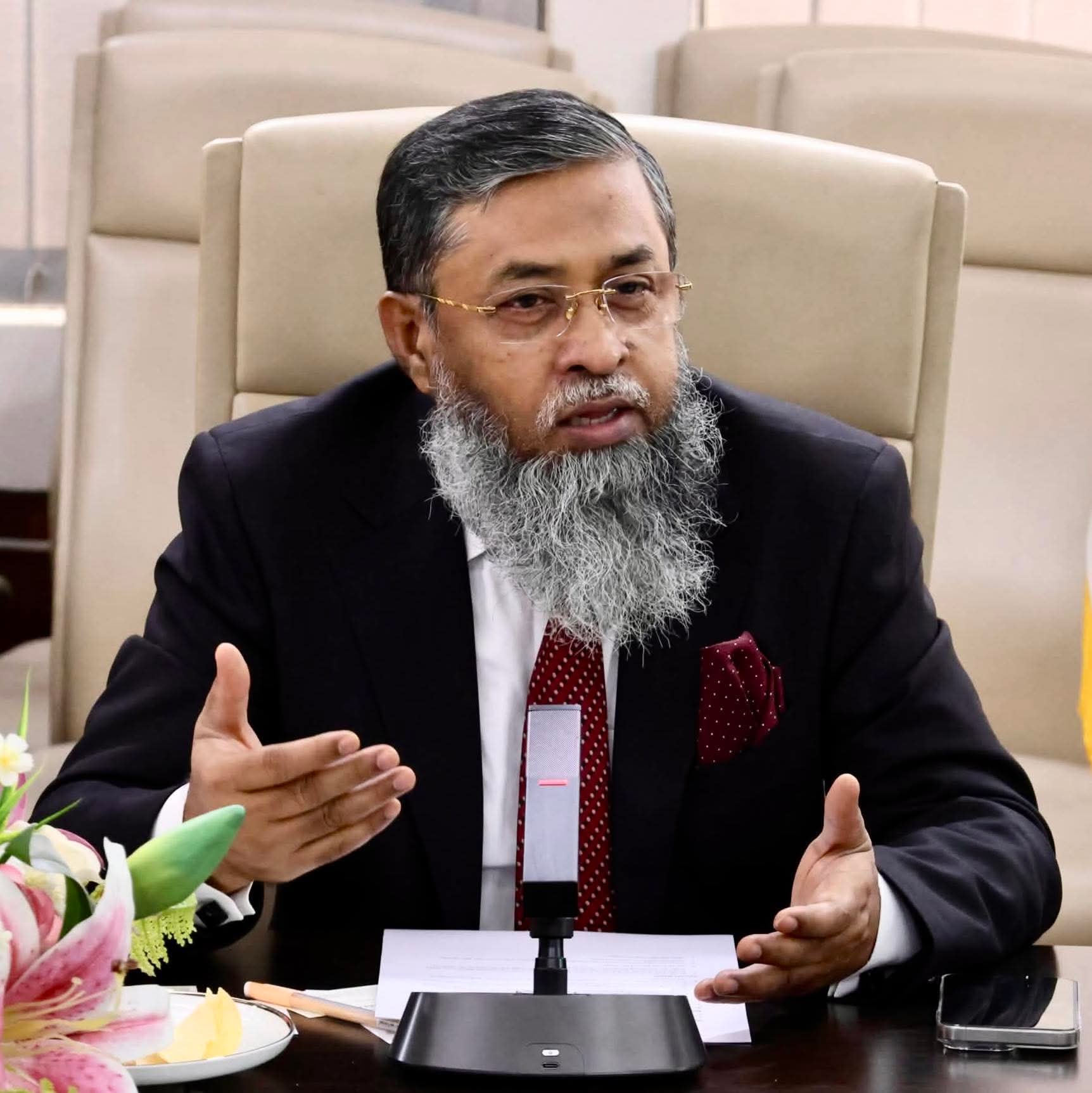 শ্রমিকদের বেতন-বোনাস পরিশোধ সম্পন্ন, ঈদের আনন্দ ভাগাভাগির সুযোগ তৈরি হয়েছে: হাতেম