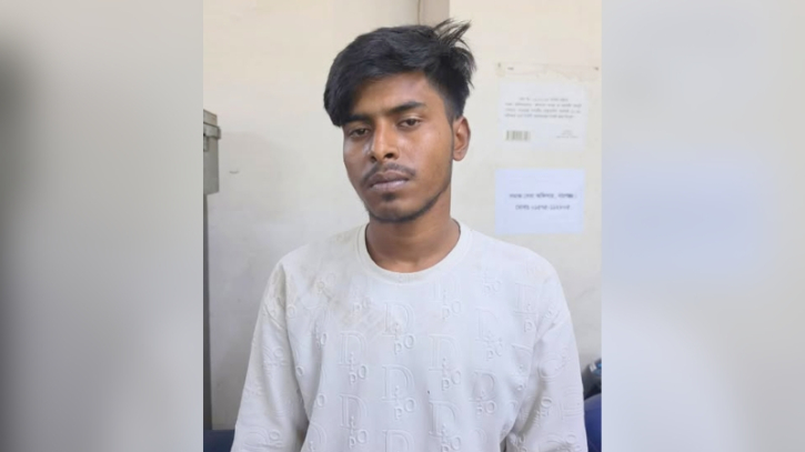 মোবাইল না পেয়ে বাবাকে বটি দিয়ে কুপিয়ে জখম, পাষণ্ড ছেলে গ্রেফতার