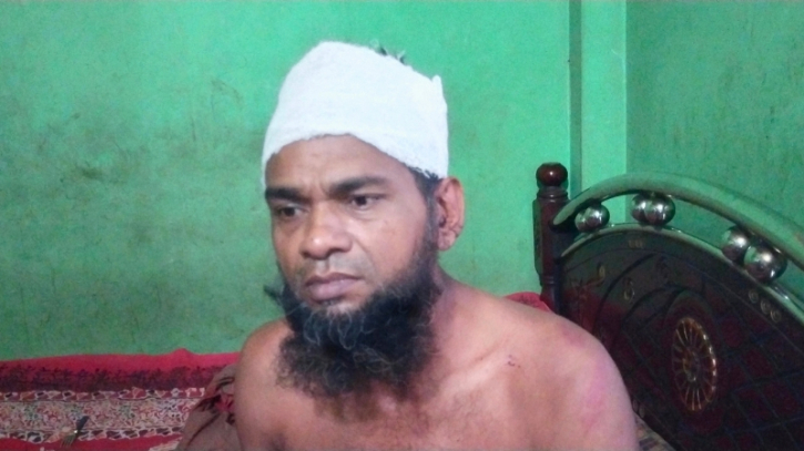 বন্দরে প্রাক্তন স্ত্রীর সাথে পুনর্বিবাহের প্রস্তাব প্রত্যাখ্যান: যুবকের মাথায় রামদার কোপ