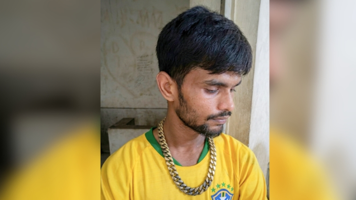 বন্দরে পুলিশের ওপর হামলা ও অস্ত্র লুট মামলার আসামি ছিনতাইকারী মানিক গ্রেপ্তার