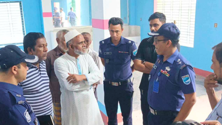 কুতুবপুরে বসতবাড়িতে হামলা ও শ্লীলতাহানি: ঘটনাস্থল পরিদর্শনে এসপি, কঠোর হুঁশিয়ারি