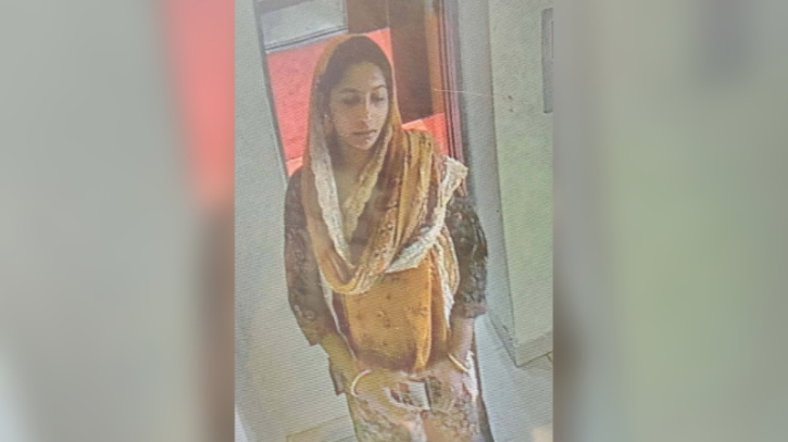 সিদ্ধিরগঞ্জে পার্লার কর্মীর বেশে প্রতারণা: দুই গৃহবধূর ৩ লাখ টাকার স্বর্ণ লুট