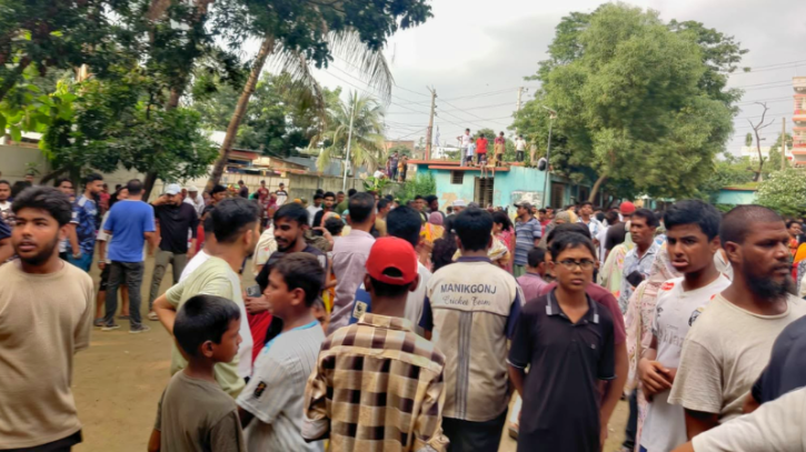 গোগনগরে স্কুলছাত্রীকে যৌন নিপীড়নের অভিযোগ: দারোয়ান আটক, এলাকায় চরম উত্তেজনা