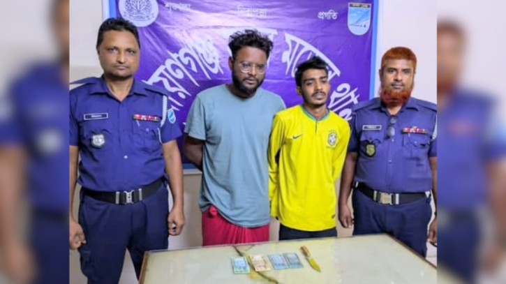 ছুরি ও লুণ্ঠিত টাকাসহ চর সৈয়দপুরের ২ ছিনতাইকারী গ্রেফতার