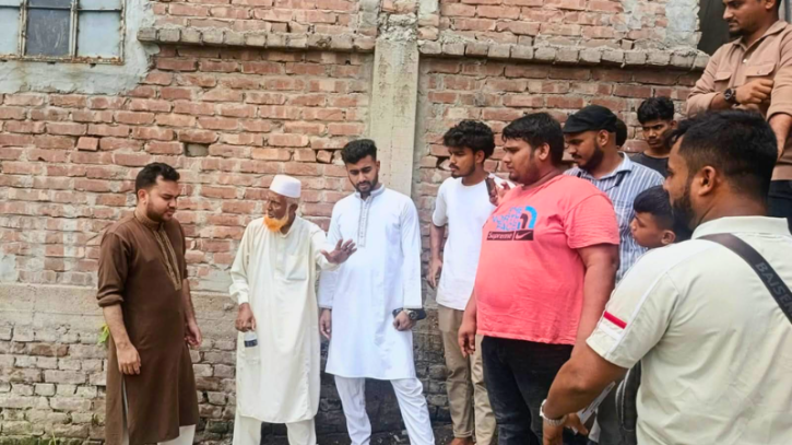ধর্মগঞ্জে পানিবন্দি এলাকা পরিদর্শনে এনসিপির আহ্বায়ক যুবাইর সরদার, স্থায়ী ড্রেনেজ ব্যবস্থার আশ্বাস
