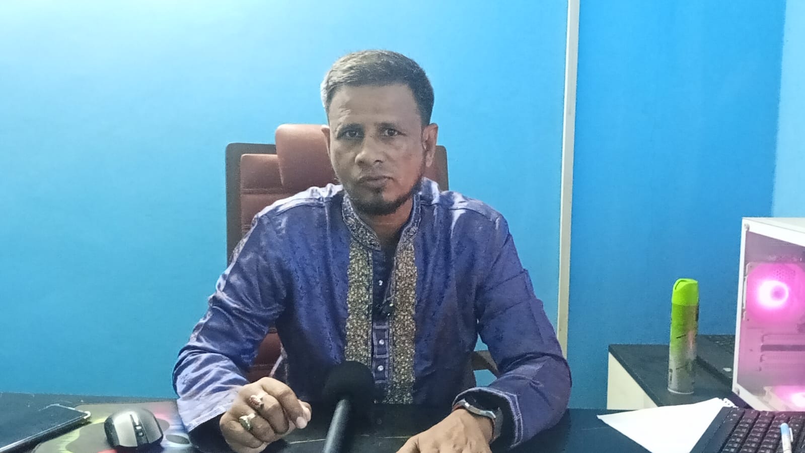 সিদ্ধিরগঞ্জে কন্যা সন্তানকে উত্ত্যক্তের প্রতিবাদ করায় মামলার অভিযোগ,পিতার সংবাদ সম্মেলনে