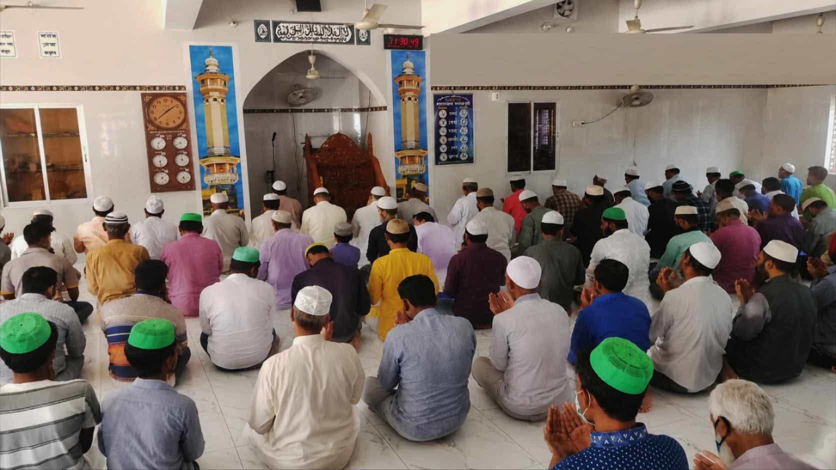 বন্দরে সাংবাদিক কিবরিয়া'র মায়ের মৃত্যুবার্ষিকীতে মসজিদে দোয়া অনুষ্ঠিত