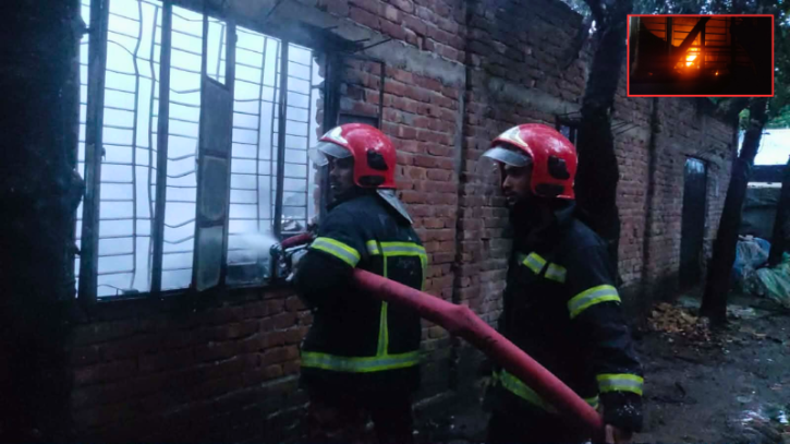 সোনারগাঁয়ে চিপস কারখানায় ভয়াবহ আগুন, ৮ লাখ টাকার ক্ষয়ক্ষতি