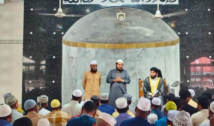 কায়েমপুরে জুমার নামাজ আদায় ও সুপেয় পানির সংকট সমাধানের আশ্বাস এমপি আব্দুল্লাহ আল আমিনের